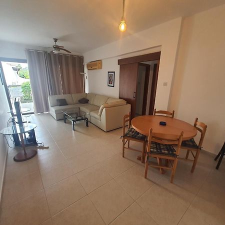 Nice Holiday Apartment Paphos Eksteriør billede