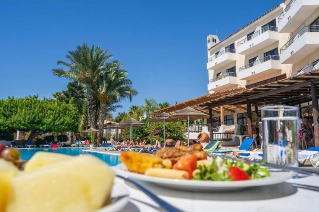 Nice Holiday Apartment Paphos Eksteriør billede